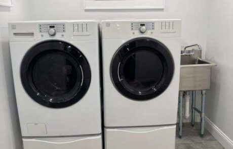 praiano-home-improvements-basement-renovation-media-lounge-bar-nook-spa-shower-4